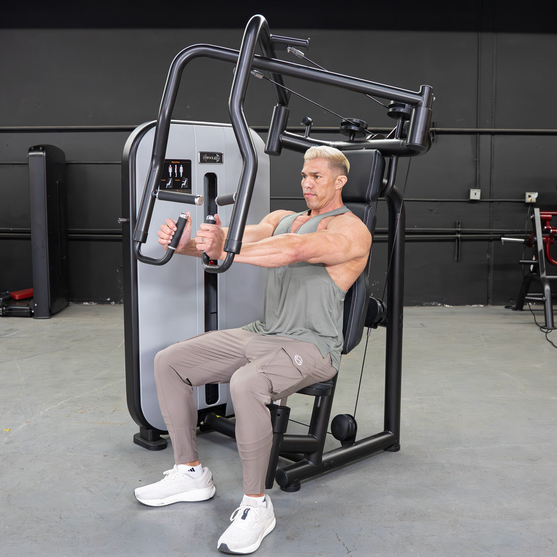 Vogue Chest Press by Muscle D Fitness – Iso-Lateral Convergent Machine